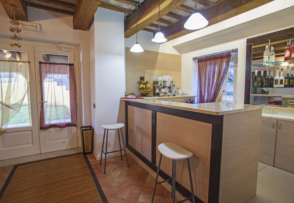 Hotel Il Ristoro Del Viandante Offagna Exterior foto