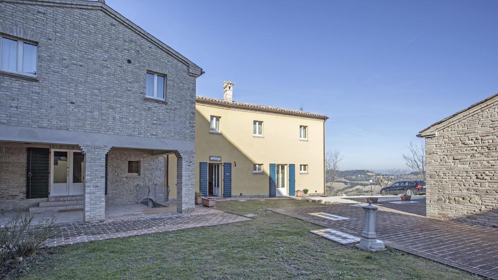 Hotel Il Ristoro Del Viandante Offagna Exterior foto